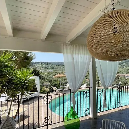 Borgo Del Nespolo Bed & Breakfast