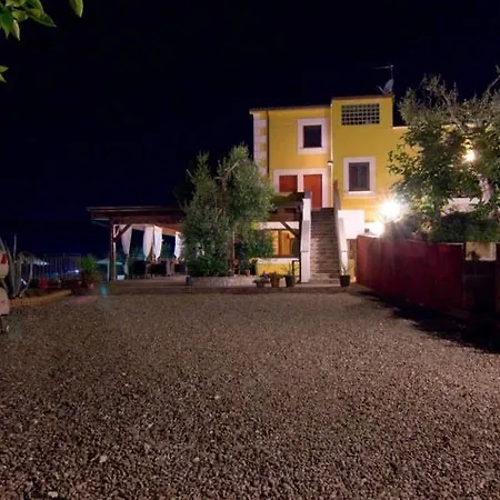 Borgo Del Nespolo 4*