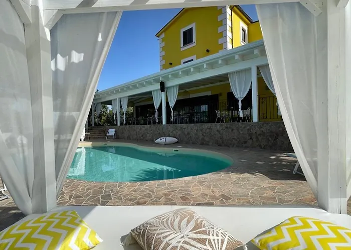 Borgo Del Nespolo Bed & Breakfast
