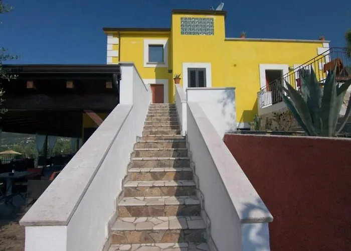 Bed & Breakfast Borgo Del Nespolo 4*