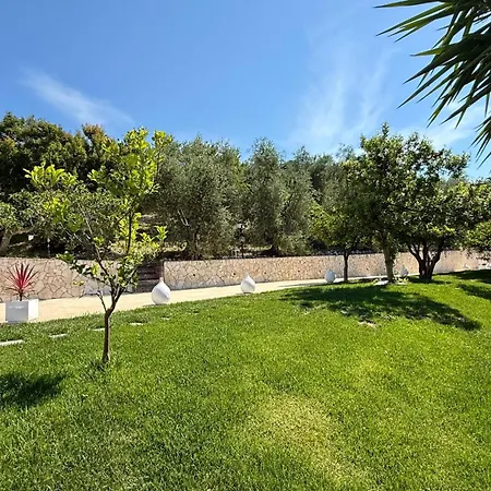 Borgo Del Nespolo Bed & Breakfast 4*