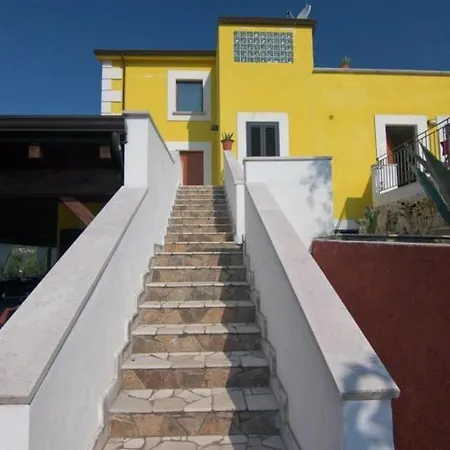 Bed & Breakfast Borgo Del Nespolo 3*