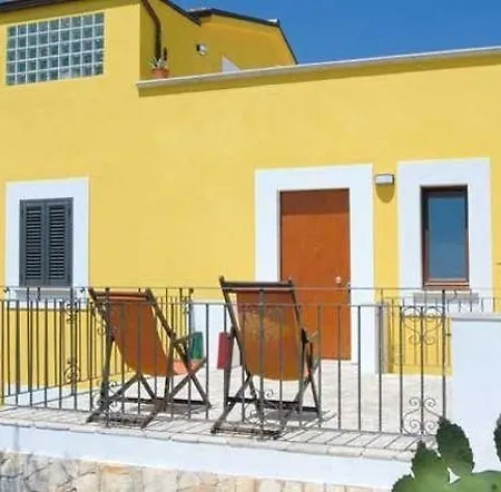 Bed & Breakfast Borgo Del Nespolo 3*