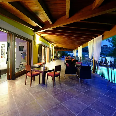 Borgo Del Nespolo 4*